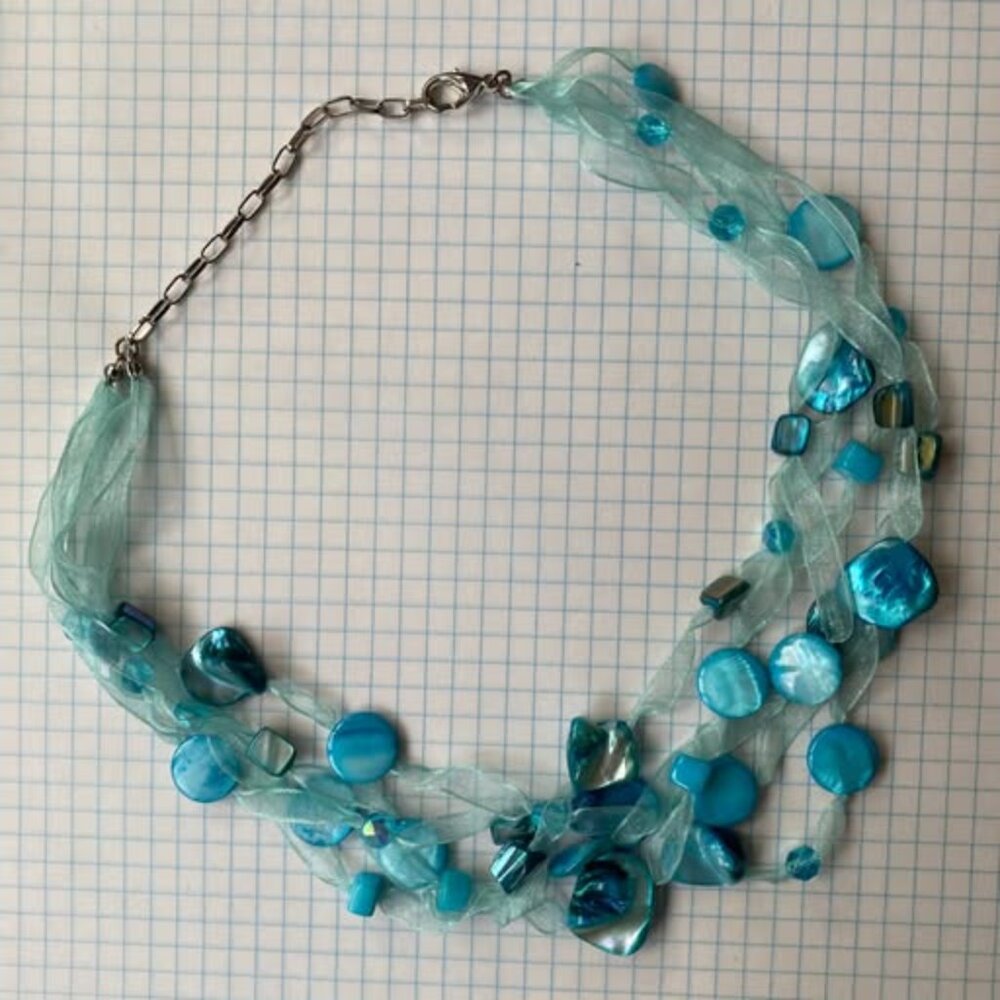 Enchanting Ribbon Necklace, Cache - Picture 4 of 4